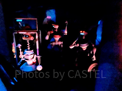 ドロイドがさす方向へ進もう