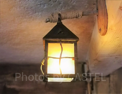 グランマ・サラのキッチン：ランプ