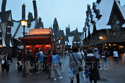 夕暮れ前のハリー・ポッターエリアの様子／USJ