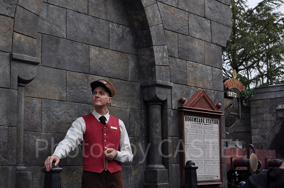 ハリーポッターエリア「ホグワーツ特急の駅長」／USJ