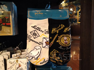 ハリポタアイテム柄ソックス