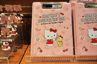 ハローキティ「Hello Kitty’s Sweetest Day Ever」バインダー