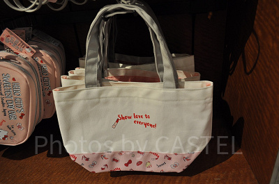 ハローキティ「Hello Kitty’s Sweetest Day Ever」トートバッグ裏側