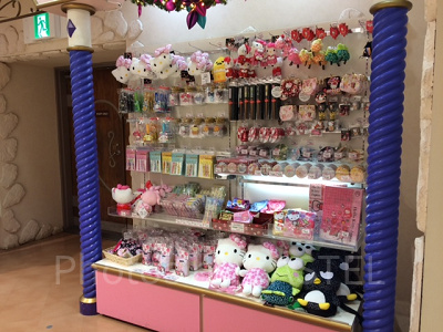 エントランスショップのHello Kitty Japanコーナー