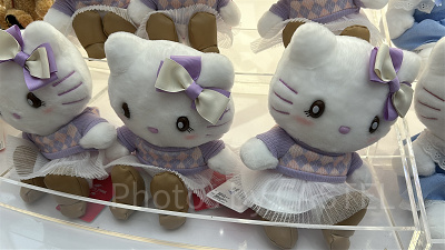 キティのぬいぐるみ