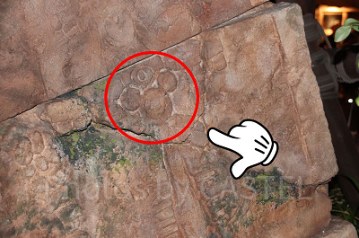 遺跡の隠れミッキー