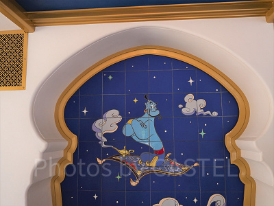 ジャスミンのフライングカーペットのスタンバイ列の隠れミッキー