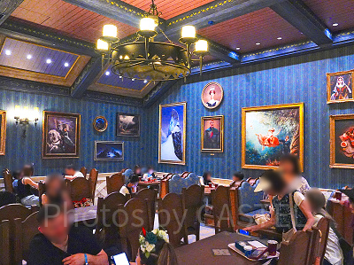 アレンデール・ロイヤルバンケットのダイニング（肖像画ギャラリー）