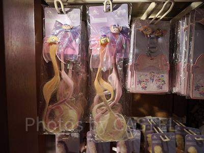 香港ディズニー20周年「ダッフィー&フレンズ・グランドセレブレーショングッズ」:クッキーアンとリーナベルのヘアアクセサリーセット