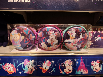 香港ディズニー20周年「ミッキー＆フレンズ・グランドセレブレーショングッズ」：ポーチセット