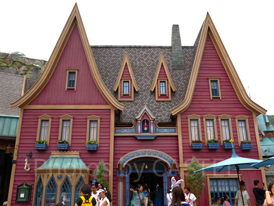 香港ディズニーのアナ雪エリア「ワールドオブフローズン」:ティック・トック・トイズ&コレクタブルズ