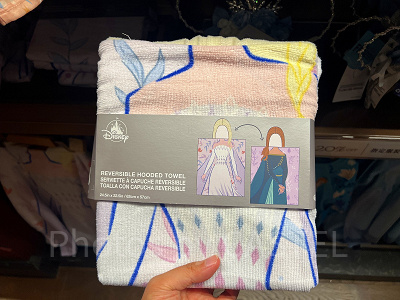 香港ディズニーアナ雪グッズ：アナとエルサのリバーシブルタオル