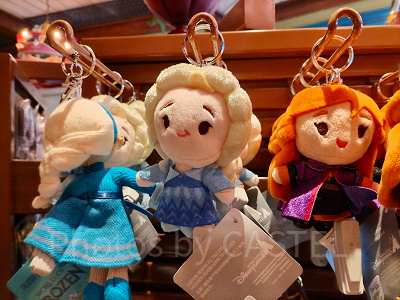 香港ディズニーアナ雪グッズ:エルサのマスコットキーチェーン