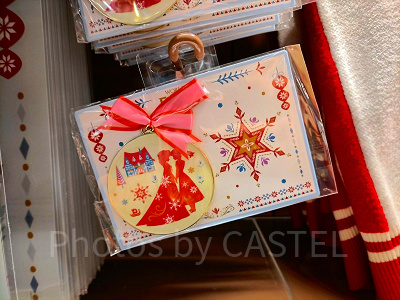 香港ディズニーアナ雪グッズ:リボン付メダル型ピンバッジ