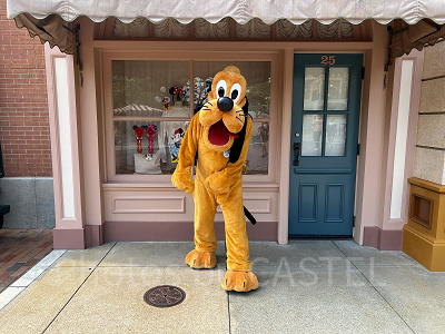 香港ディズニーのグリーティング:タウンスクエア付近のプルート