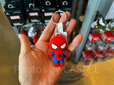 香港ディズニーマーベルグッズ：スパイダーマンのリング付マスコットキーチェーン
