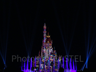 香港ディズニー夜のキャッスルショー：モーメンタス序盤の時計のシーン