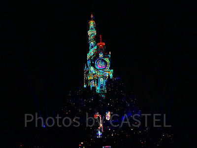 香港ディズニー夜のキャッスルショー：モーメンタスのウォーリーのシーン