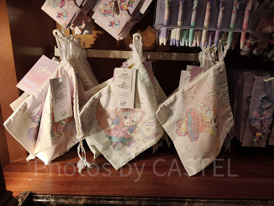 香港ディズニー20周年「ダッフィー&フレンズ・グランドセレブレーショングッズ」:きんちゃく袋