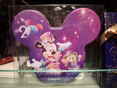 香港ディズニー20周年「ミッキー&フレンズ・グランドセレブレーショングッズ」:GODIVAコラボミッキー型チョコレート缶
