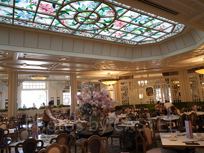 香港ディズニーランドのレストラン：プラザ・イン