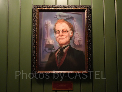 香港ディズニー版ホーンテッドマンション「ミスティックマナー」：ダニーエルフマンの肖像画