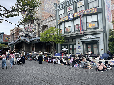 自由席での鑑賞方法（ビッグバンドビートの待ち列の様子）