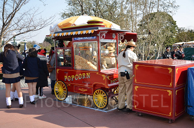 スウィートハート・カフェ前