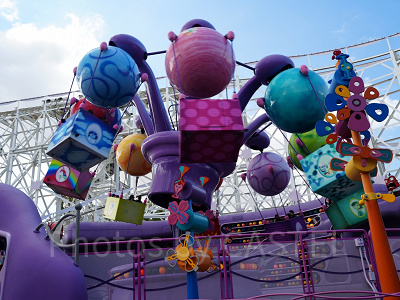 カリフォルニアアナハイムディズニーのアトラクション：インサイド・アウト・エモーショナル・ワールウィンド