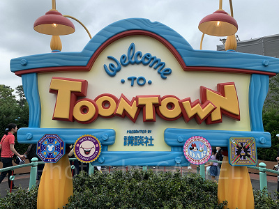 入り口からすでにカラフルで写真にすると絵になります◎