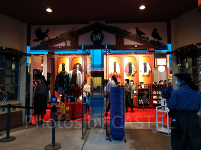 「鬼滅の刃」グッズ販売店/XRライド前