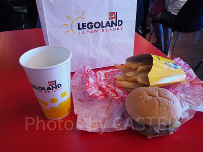レゴランドのハンバーガー