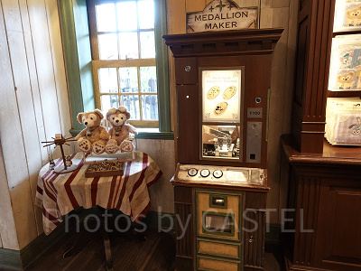 ロストリバーアウトフィッターのメダリオンメーカー