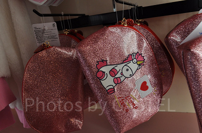 Love!FLUFFYのグリッターポーチ