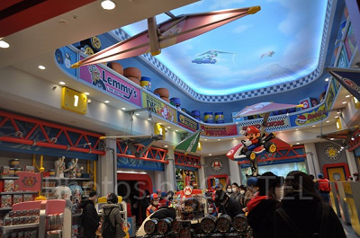 マリオモーターズの店内