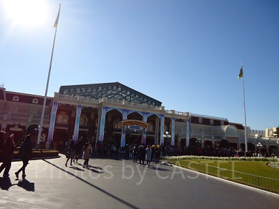 エントランスを抜けたら出会えるかも…?