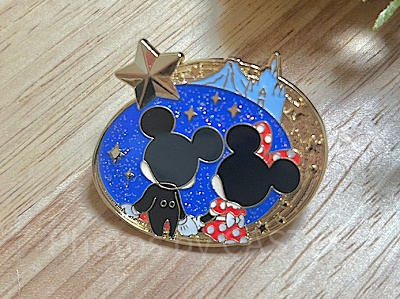 ミッキーとミニーのピンバッジ(17:00以降限定)