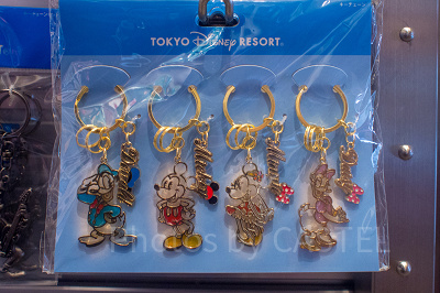 ディズニーランドで買える☆大人気キーホルダー15選