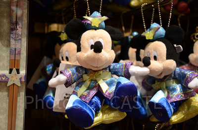 ミッキーぬいぐるみバッジ