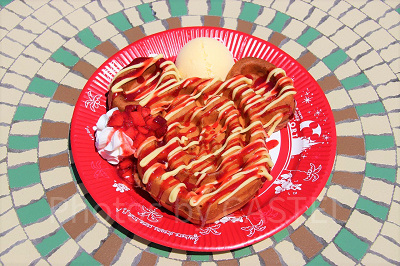 ミッキーワッフル ストロベリー&カスタードソース