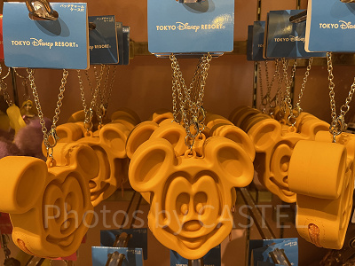 ミッキーワッフルのバッグチャーム（1200円）