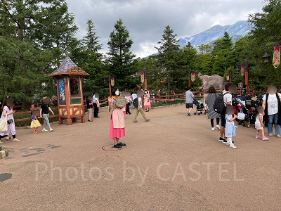 ミッキーのマジカルミュージックワールドの自由席のスタンバイ場所