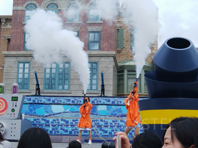 ミニオンクールファッションショー開始！