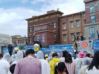 ミニオンクールファッションショー/ミニオンとグルーが登場