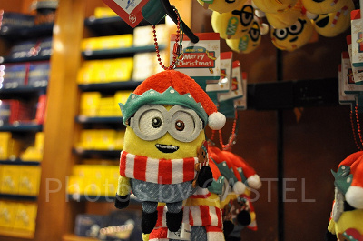 MINION MERRY CHRISTMASボブのぬいぐるみキーチェーン（ボールチェーン&ストラップ付）