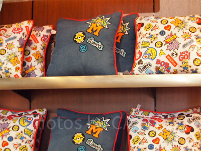 ミニオンワッペンクッション