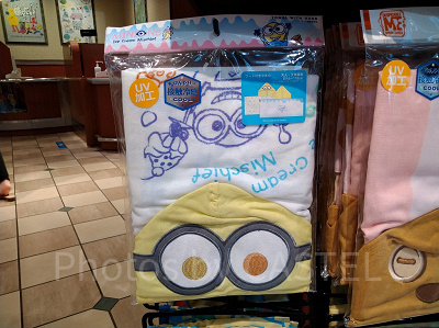 ミニオンのひんやり接触冷感フード付きポンチョ