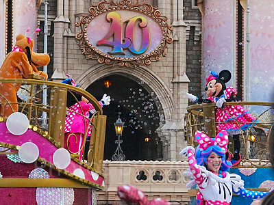 2024】ミニー＠ファンダーランドの停止位置、フロート、登場