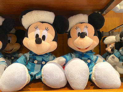 冬コスチュームのミニーぬいぐるみ（ミニーグッズ）