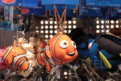 ニモのぬいぐるみバッジ